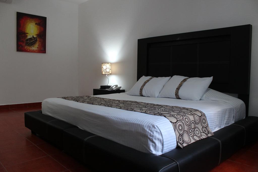 Hotel 圣克鲁斯华特库 外观 照片